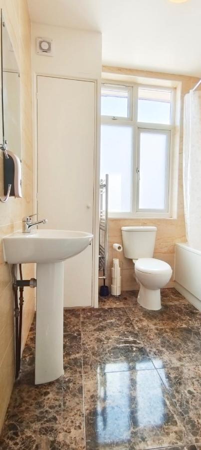 Апартаменты Acacia Flat 189 In Wembley Лондон Экстерьер фото